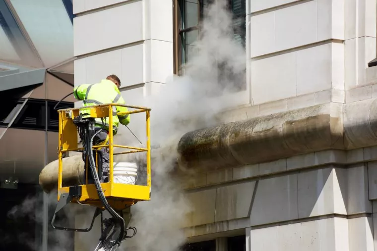 Comment nettoyer une façade noircie à cause de la pollution ?, Salon-de-Provence, TD Façades